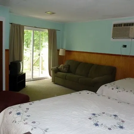 Saratoga Garden Motel